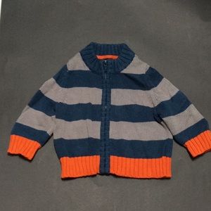 🎁 $6 🎁 Boys zip up Oshkosh sweater.